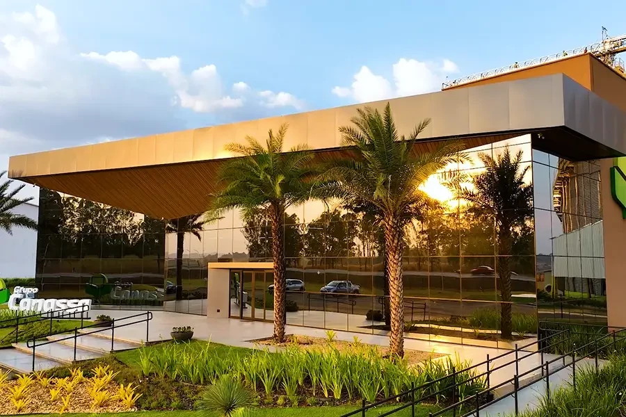 BENCHMARK INFINITY WALL